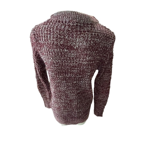 Questions Crewneck sweater Size Small - Picture 6 of 14